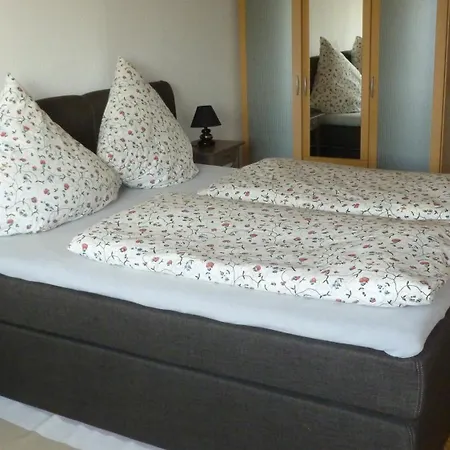 Gross Appartamento Laichingen